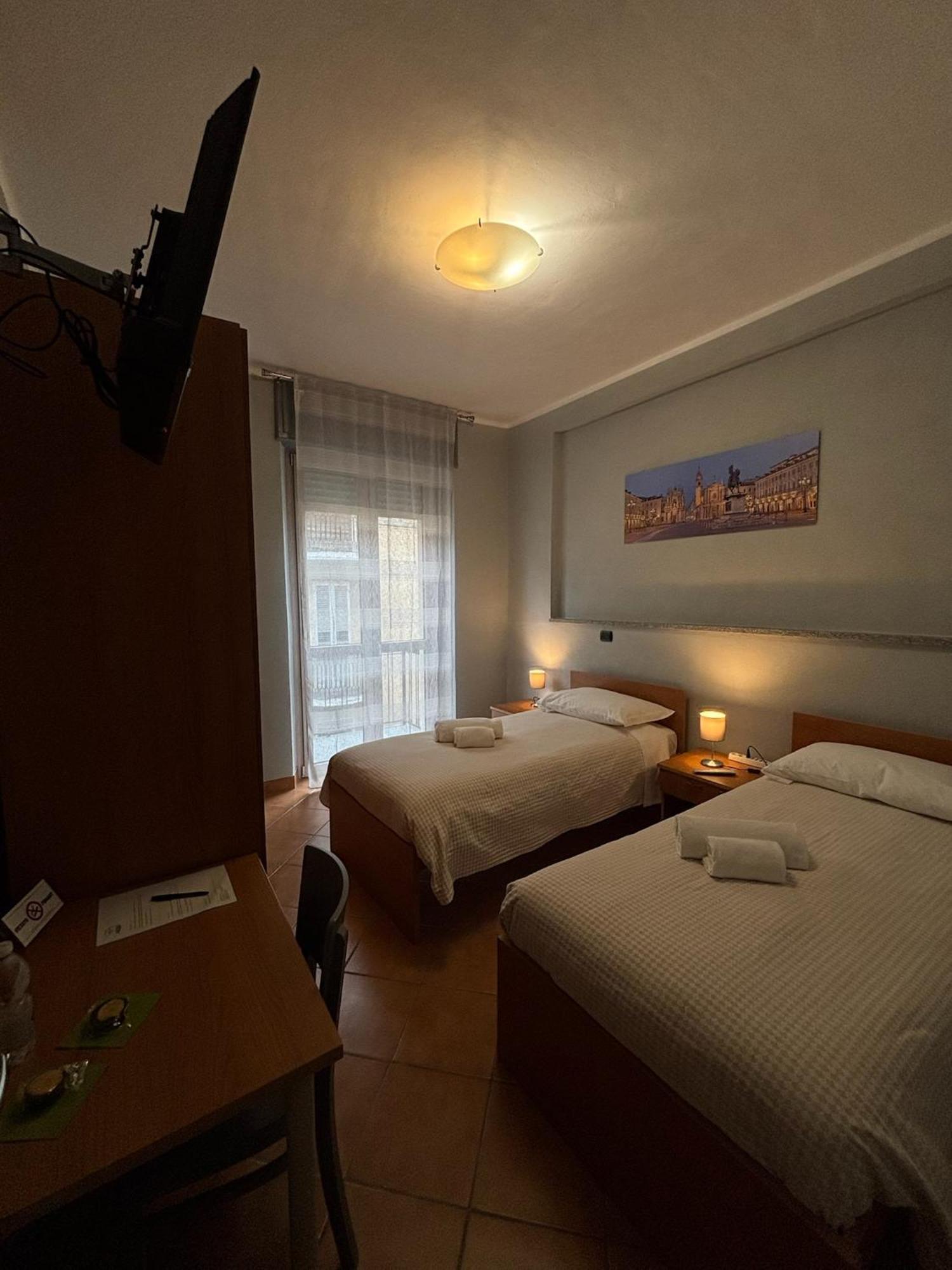 Domus Hotel Caselle Torinese Eksteriør billede