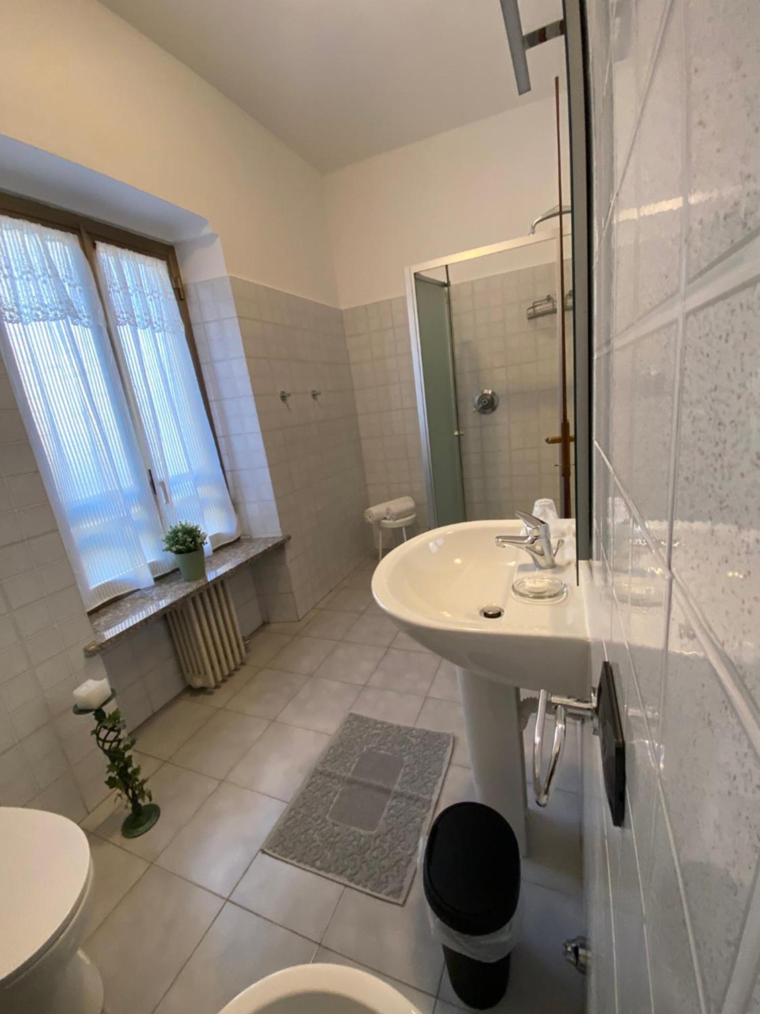 Domus Hotel Caselle Torinese Eksteriør billede